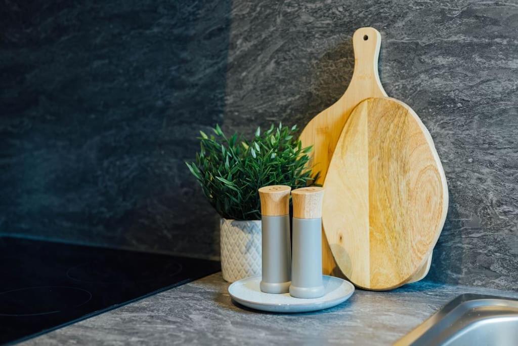 Stylish Stirling Apartment - Free Parking Экстерьер фото