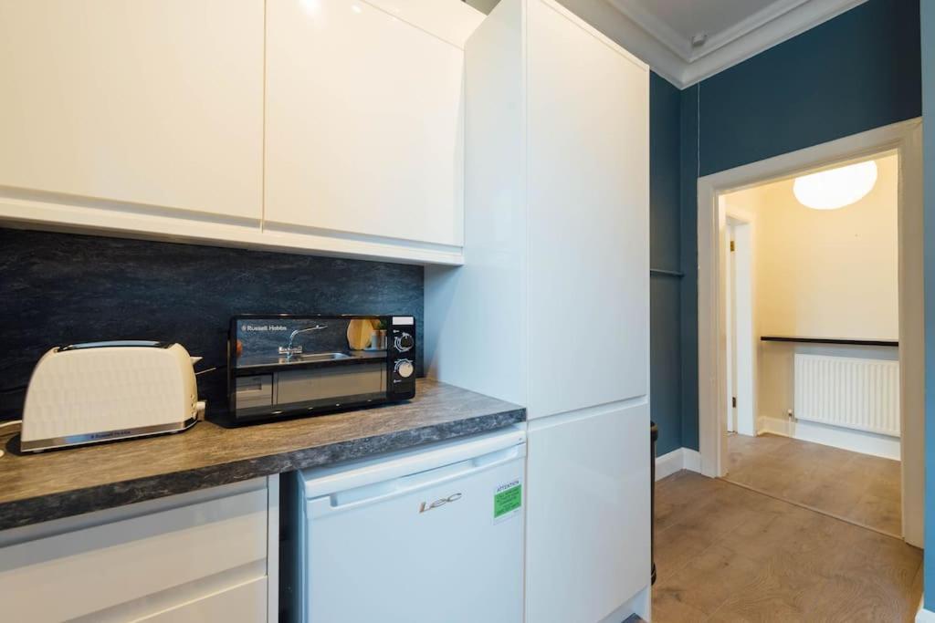 Stylish Stirling Apartment - Free Parking Экстерьер фото