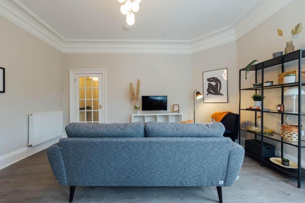 Stylish Stirling Apartment - Free Parking Экстерьер фото
